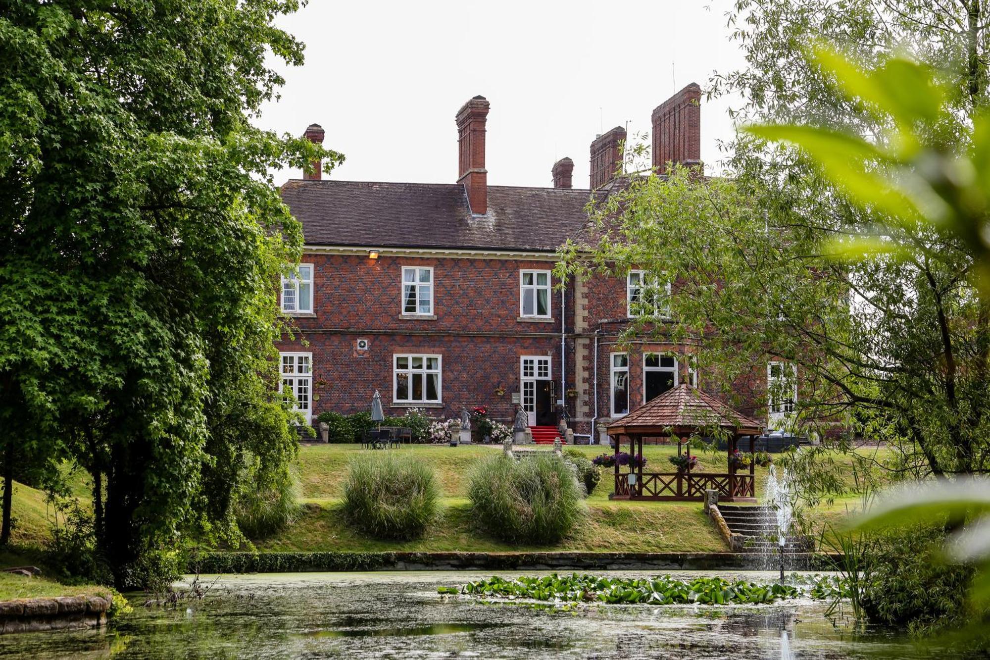 Albrighton Hall Hotel And Spa, A Member Of Radisson Individuals Shrewsbury Buitenkant foto