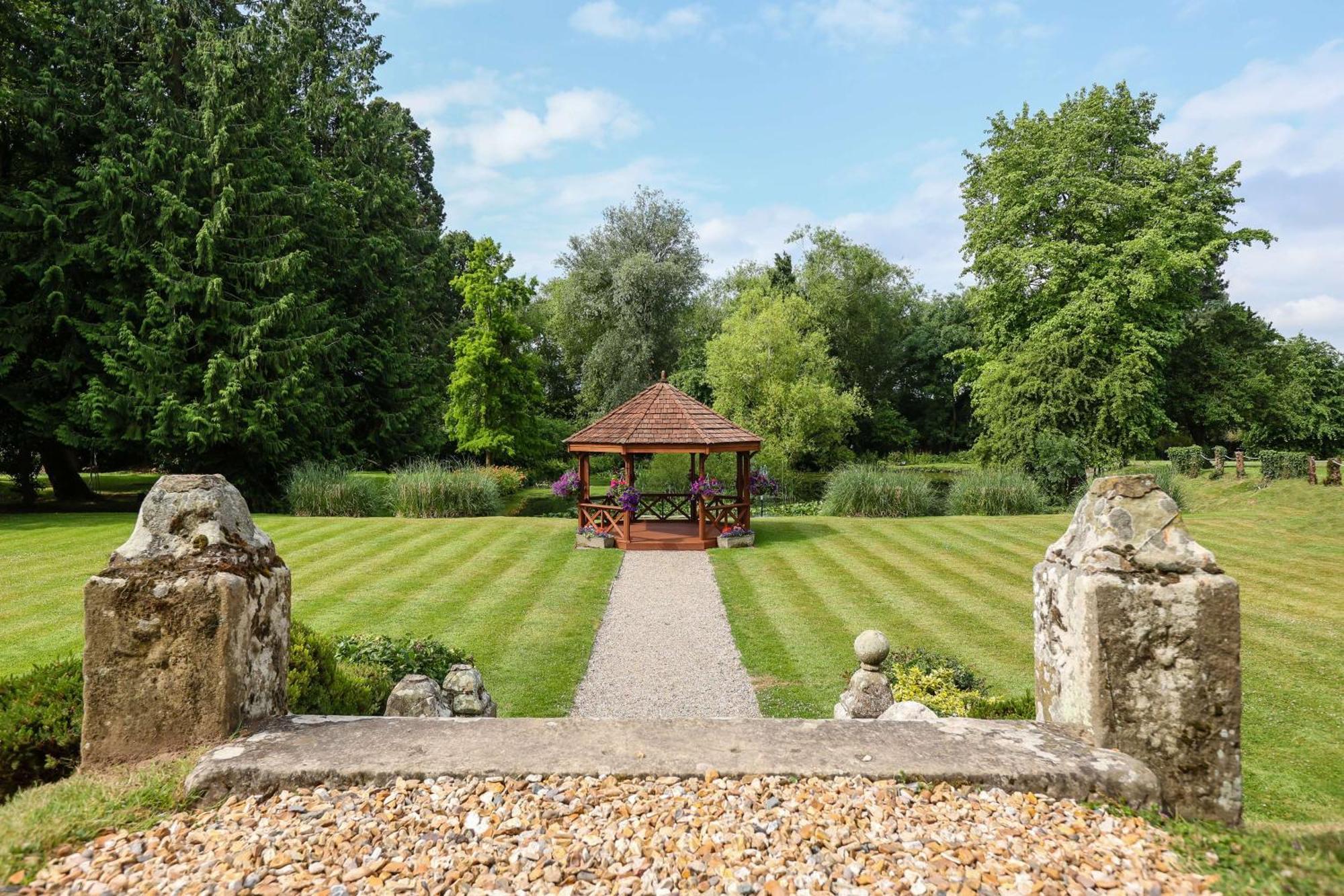 Albrighton Hall Hotel And Spa, A Member Of Radisson Individuals Shrewsbury Buitenkant foto